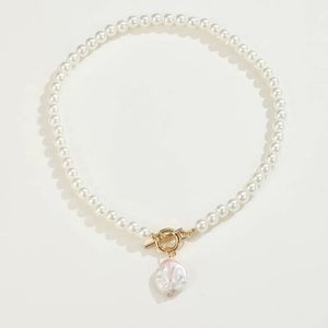 Trendy Pearl Necklace